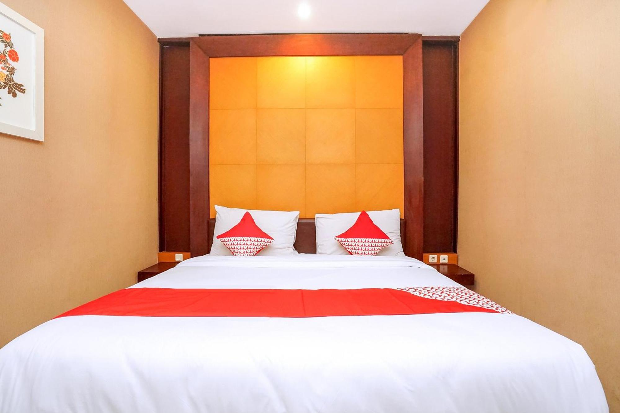 Istana Permata Ngagel Hotell Surabaya Exteriör bild
