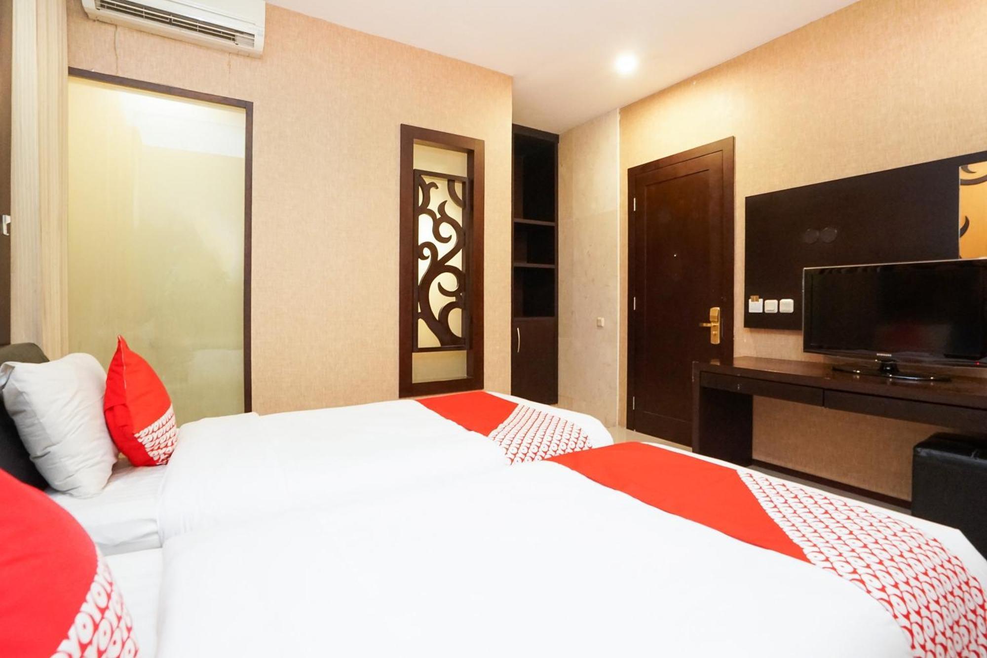 Istana Permata Ngagel Hotell Surabaya Exteriör bild