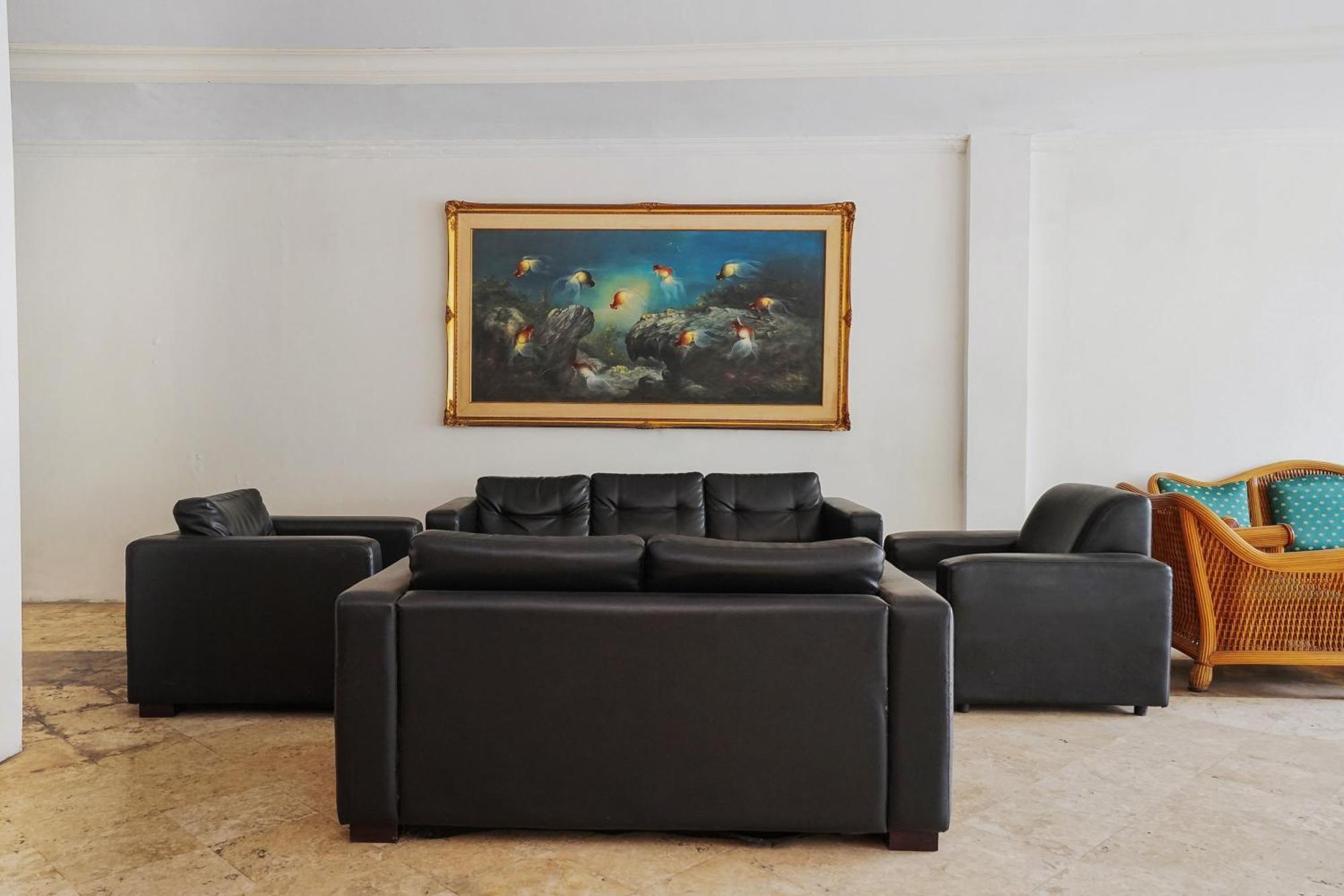 Istana Permata Ngagel Hotell Surabaya Exteriör bild