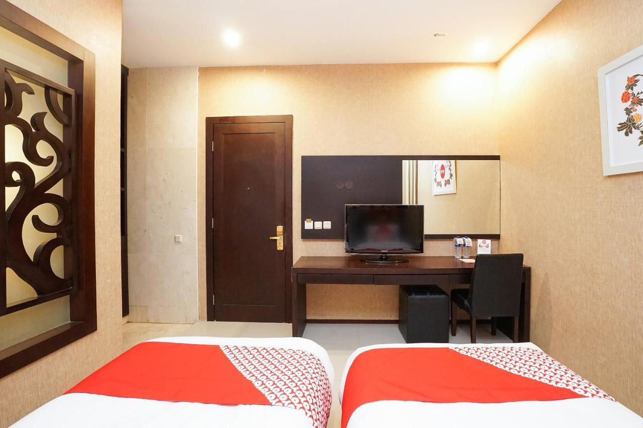 Istana Permata Ngagel Hotell Surabaya Exteriör bild