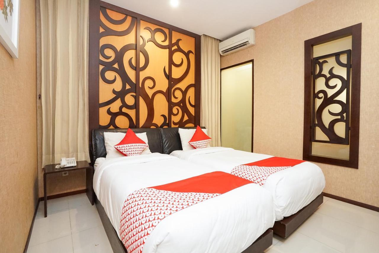 Istana Permata Ngagel Hotell Surabaya Exteriör bild