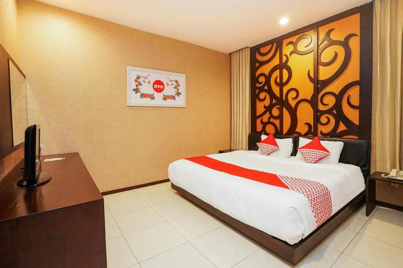 Istana Permata Ngagel Hotell Surabaya Exteriör bild