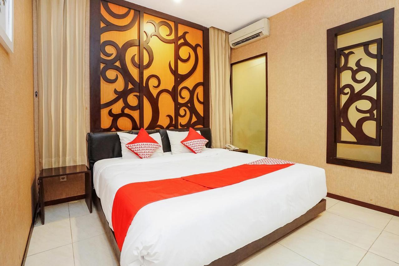 Istana Permata Ngagel Hotell Surabaya Exteriör bild